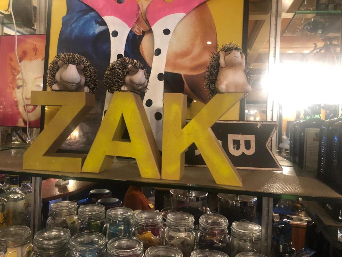 ノイウハウゼン・アム・ラインファル Zak Neuhausenホステル エクステリア 写真